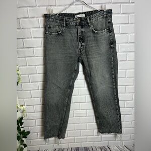 Zara denimwear Men’s gray wash Jeans/size 34